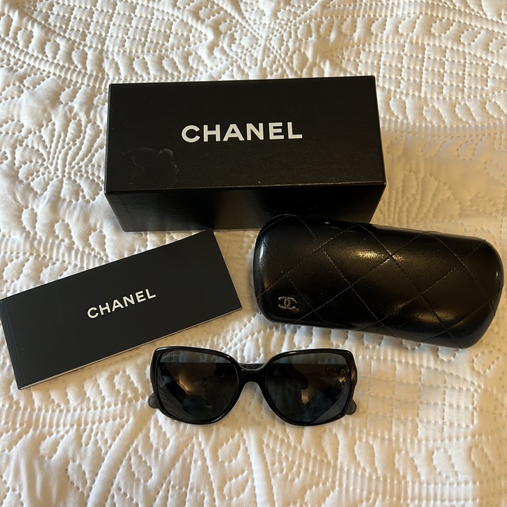 AUTHENTIC CHANEL Sunglasses with Case